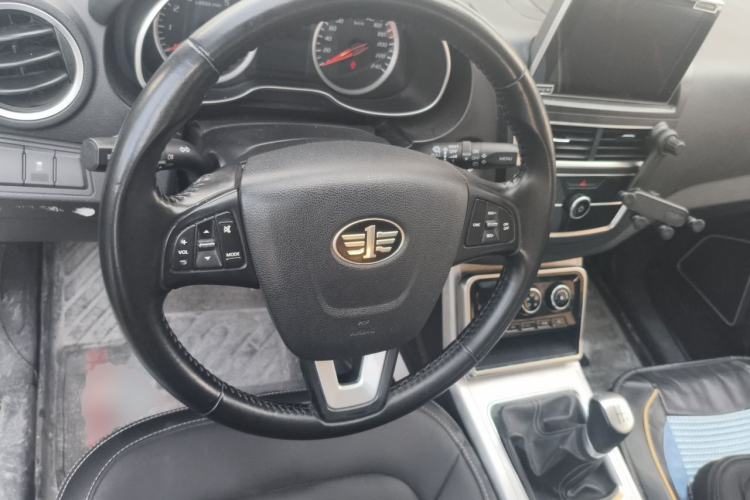 Used Bestune X40 2019 1.6L Manual Luxury Edition China VI Steering Wheel