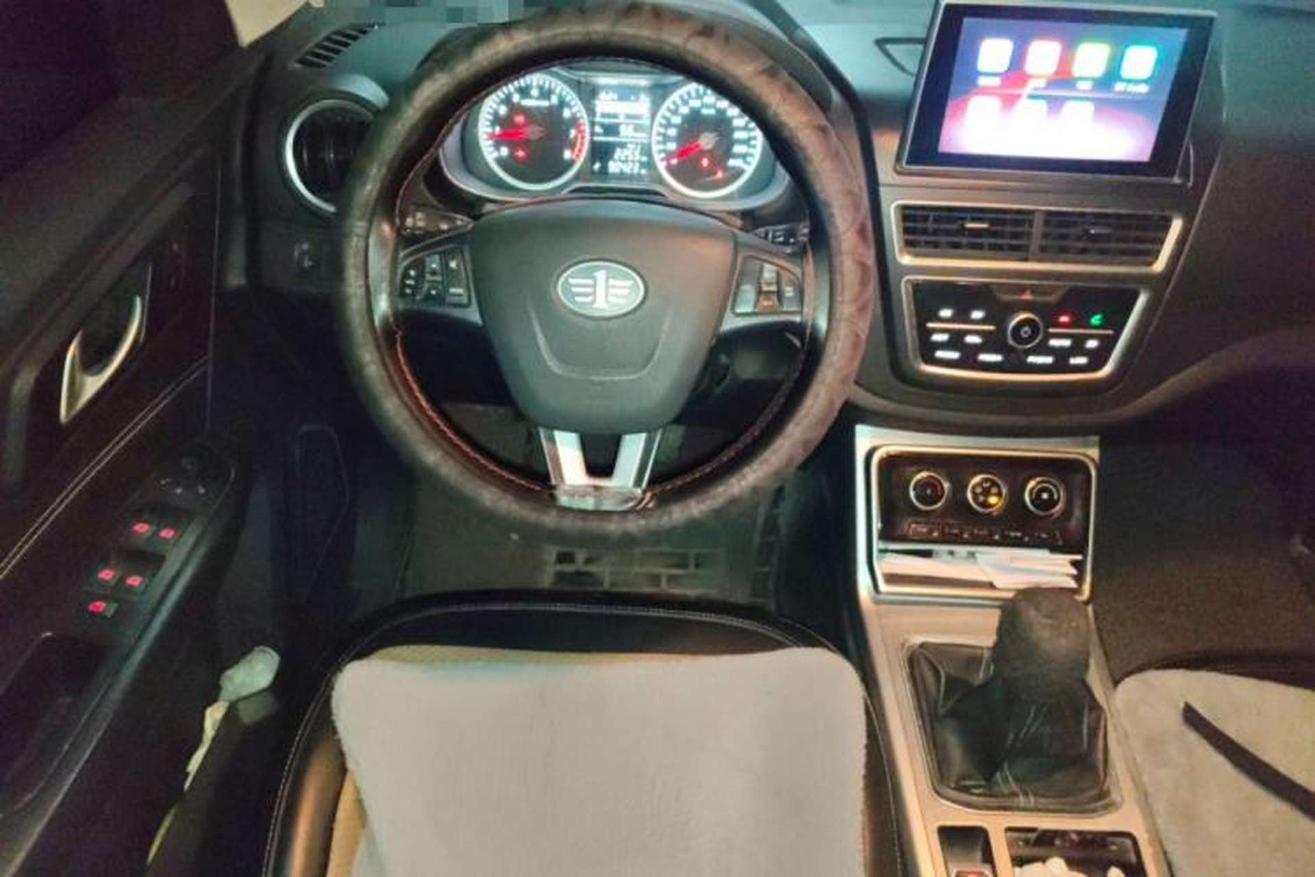 Used Bestune X40 2019 1.6L Manual Luxury Edition China V Steering Wheel