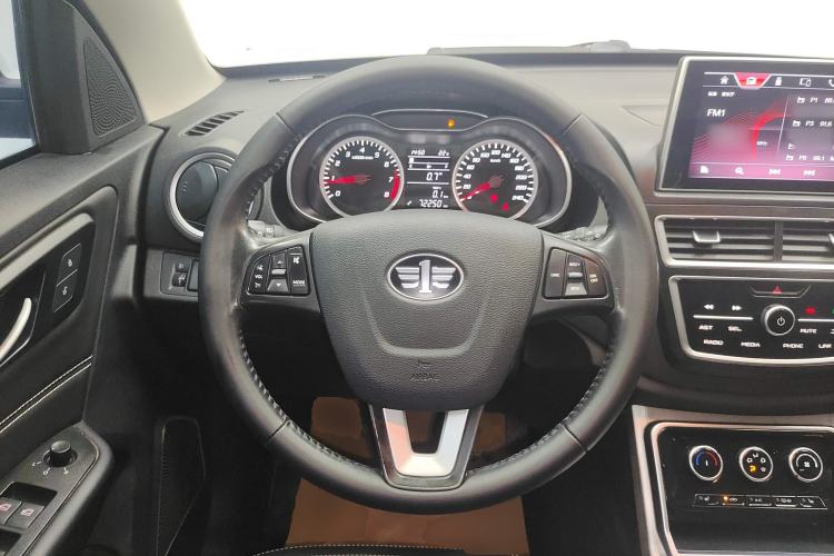 Used Bestune X40 2019 1.6L Manual Luxury Edition China V Steering Wheel