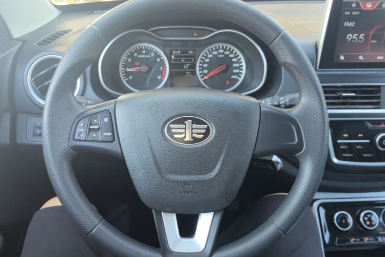 Used Bestune X40 2019 1.6L Manual Comfort Version China V Emission Standard Steering Wheel