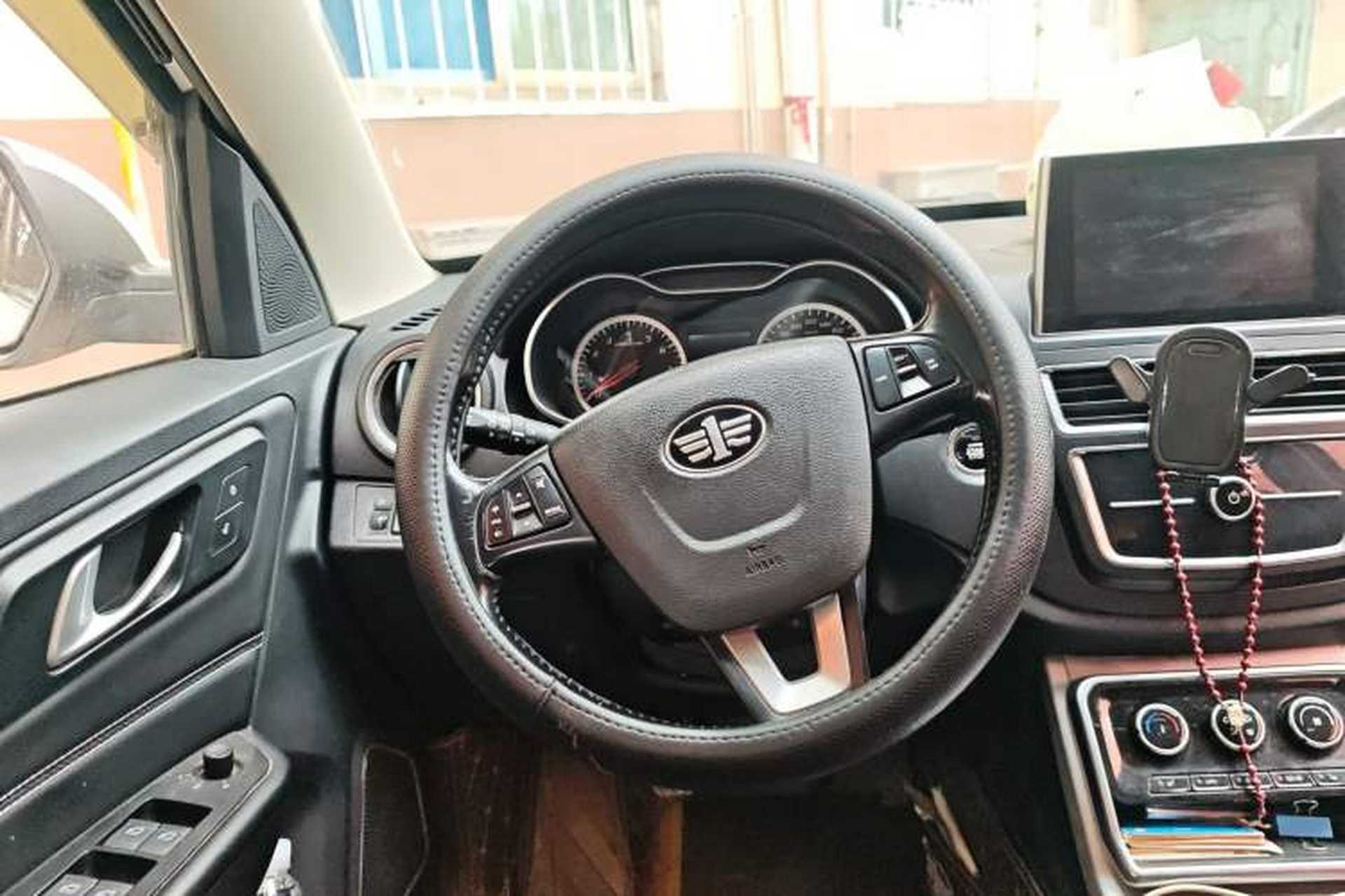 Used Bestune X40 2019 1.6L Manual Luxury Edition China V Steering Wheel