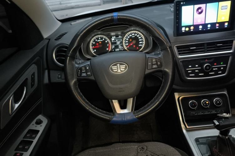 Used Bestune X40 2019 1.6L Automatic Luxury Version China V Emission Standard Steering Wheel