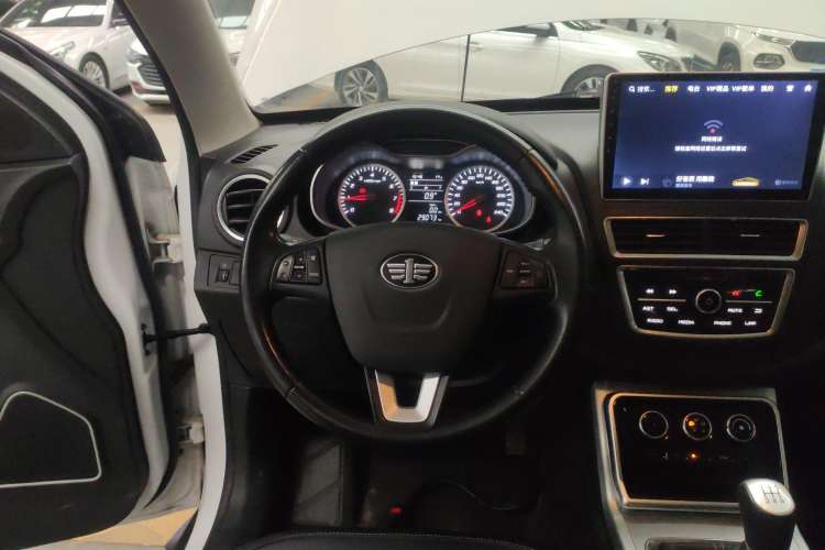 Used Bestune X40 2019 1.6L Manual Luxury Edition China V Steering Wheel