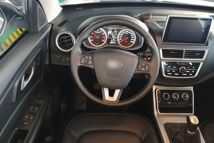 Used Bestune X40 2019 1.6L Manual Luxury Edition China VI Steering Wheel