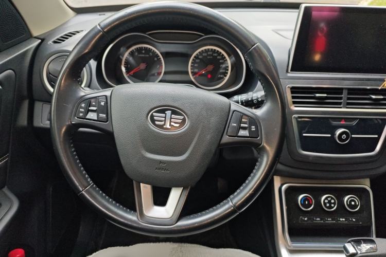 Used Bestune X40 2019 1.6L Automatic Connected Smart Cool Version China V Emission Standard Steering Wheel