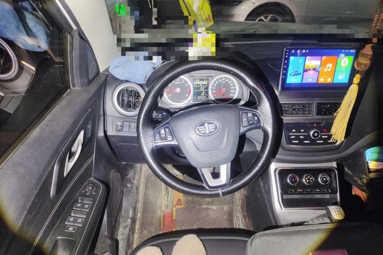 Used Bestune X40 2019 1.6L Manual Luxury Edition China V Steering Wheel