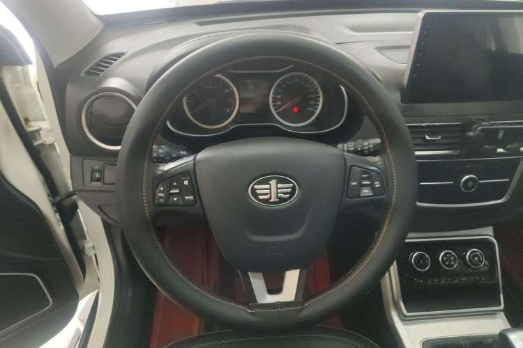 Used Bestune X40 2019 1.6L Manual Connected Smart Cool Version China V Steering Wheel