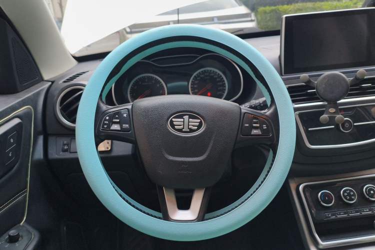 Used Bestune X40 2019 1.6L Automatic Luxury Version China V Emission Standard Steering Wheel