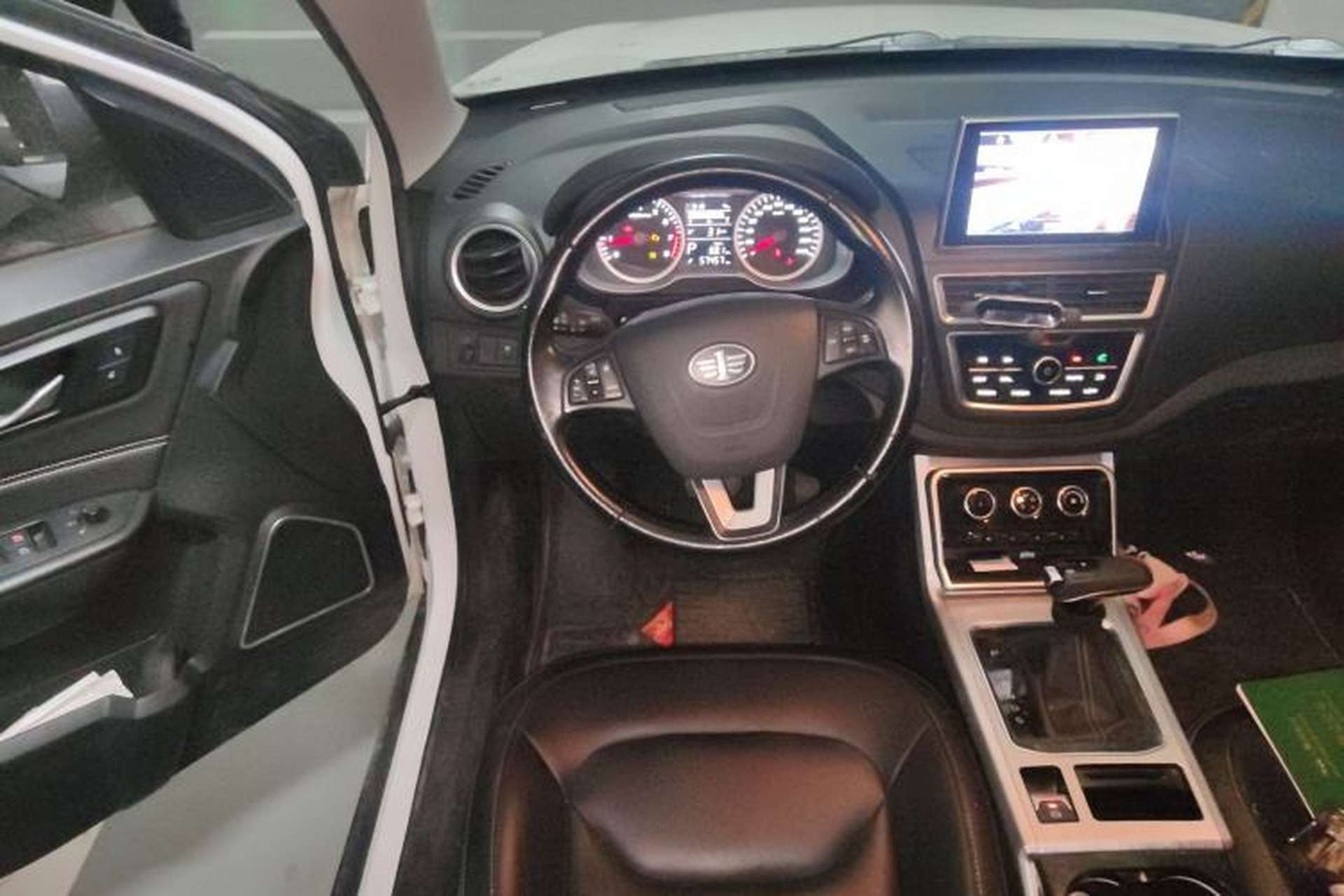 Used Bestune X40 2019 1.6L Automatic Luxury Edition China VI Steering Wheel