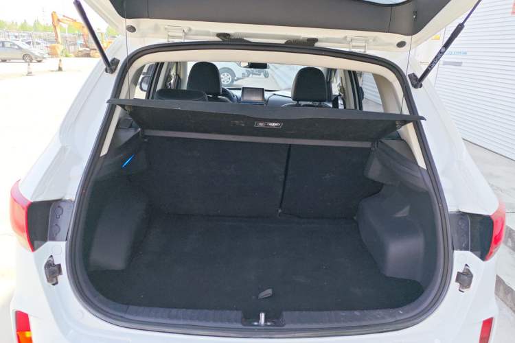 Used Bestune X40 2019 1.6L Automatic Luxury Edition China VI Trunk
