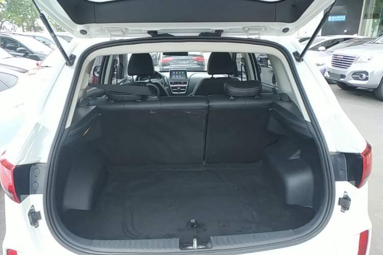 Used Bestune X40 2019 1.6L Automatic Luxury Edition China VI Trunk