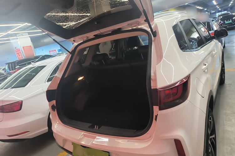 Used Bestune X40 2019 1.6L Automatic Luxury Version China V Emission Standard Trunk