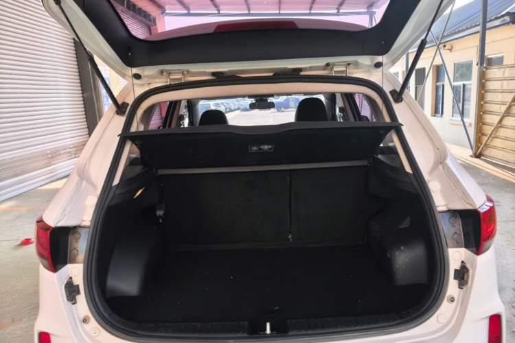 Used Bestune X40 2019 1.6L Automatic Luxury Edition China VI Trunk