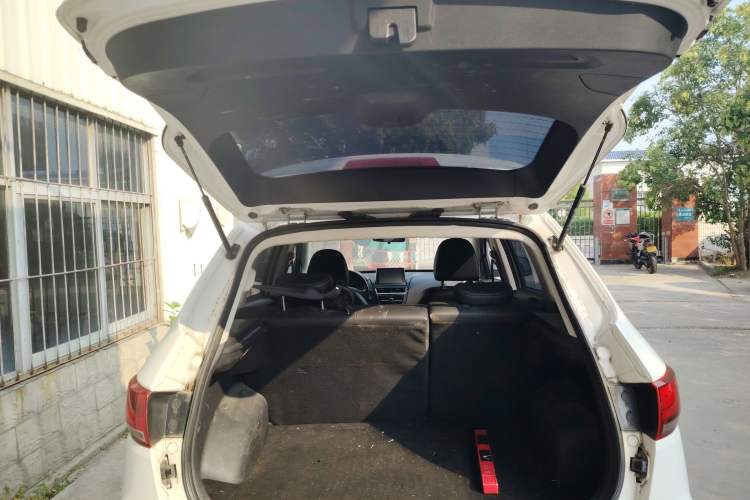 Used Bestune X40 2019 1.6L Automatic Connected Smart Cool Version China V Emission Standard Trunk