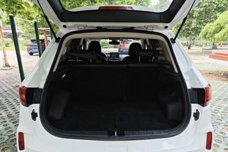 Used Bestune X40 2019 1.6L Manual Luxury Edition China VI Trunk
