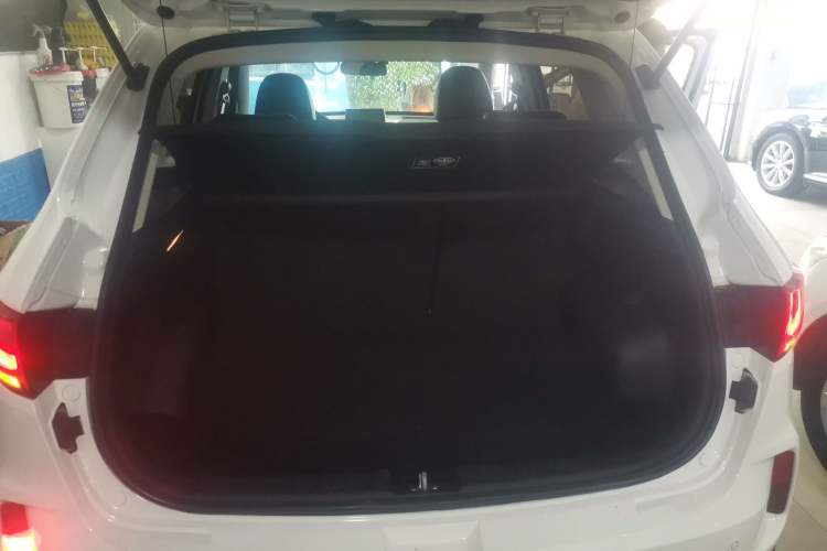 Used Bestune X40 2019 1.6L Automatic Luxury Edition China VI Trunk