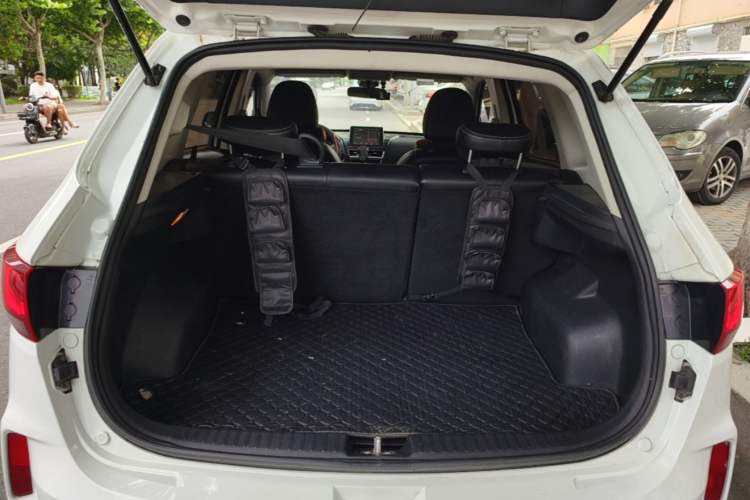 Used Bestune X40 2019 1.6L Manual Luxury Edition China VI Trunk