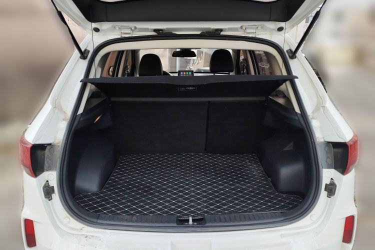 Used Bestune X40 2019 1.6L Automatic Luxury Version China V Emission Standard Trunk