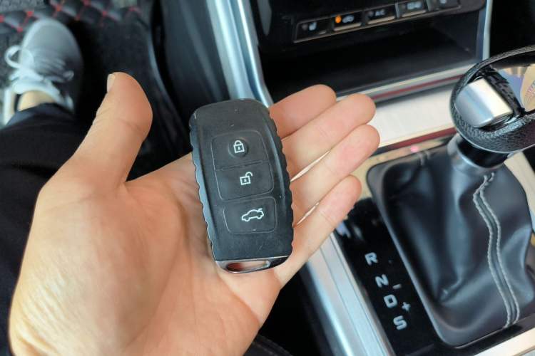 Used Bestune X40 2019 1.6L Automatic Luxury Version China V Emission Standard Vehicle Key
