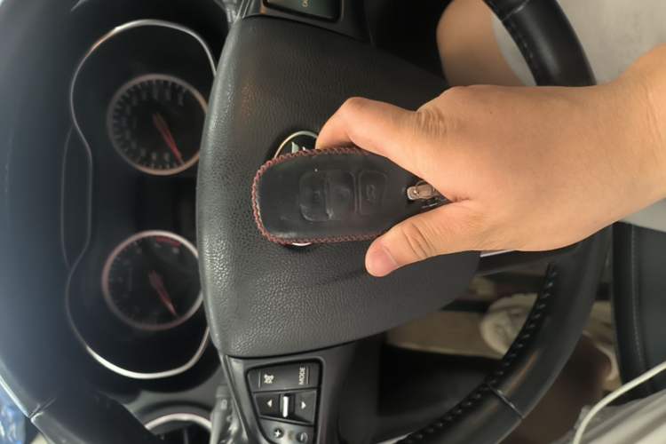 Used Bestune X40 2019 1.6L Automatic Luxury Version China V Emission Standard Vehicle Key