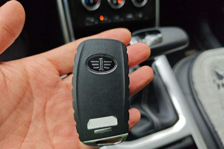 Used Bestune X40 2019 1.6L Automatic Connected Smart Cool Version China V Emission Standard Vehicle Key