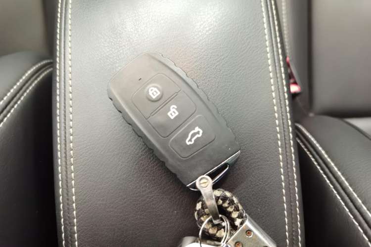 Used Bestune X40 2019 1.6L Automatic Luxury Version China V Emission Standard Vehicle Key