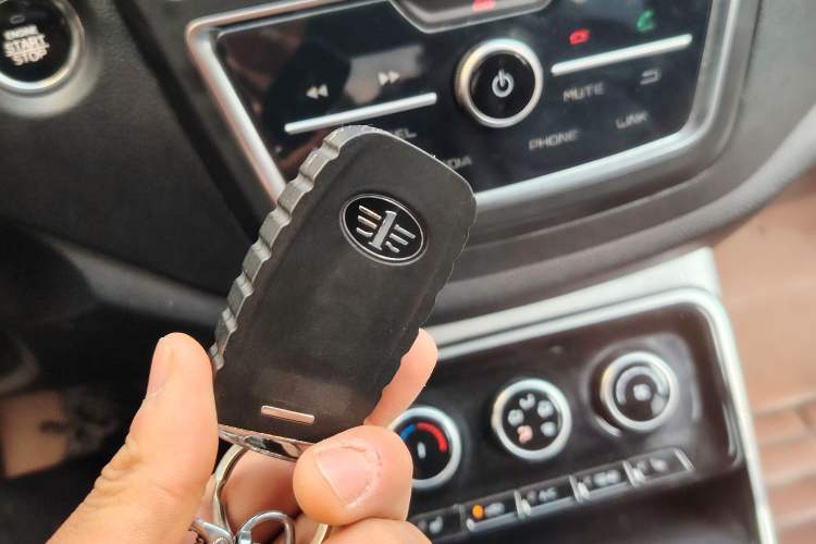 Used Bestune X40 2019 1.6L Automatic Connected Smart Cool Version China V Emission Standard Vehicle Key