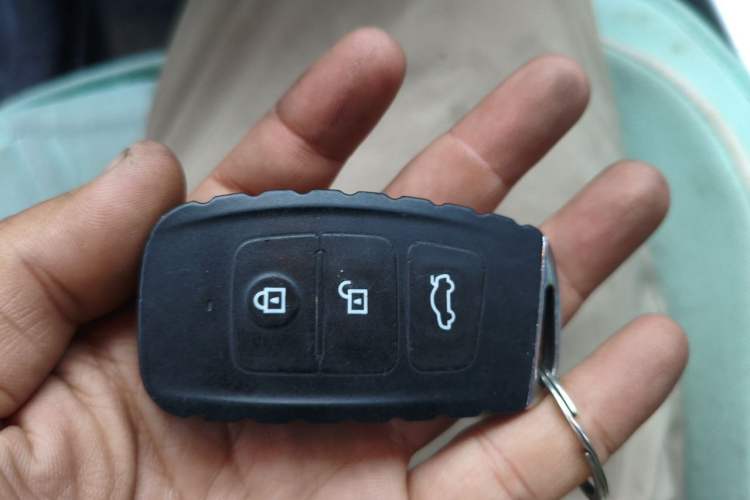 Used Bestune X40 2019 1.6L Automatic Luxury Version China V Emission Standard Vehicle Key