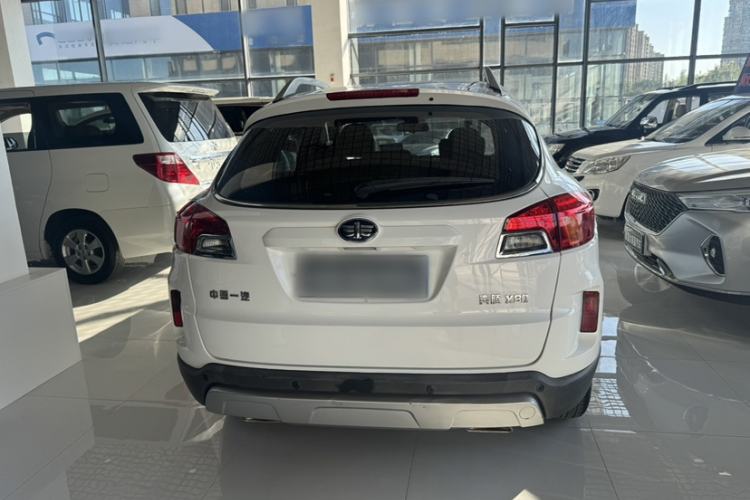 Used Bestune X80 2016 2.0L automatic Comfort trim level Exterior 4