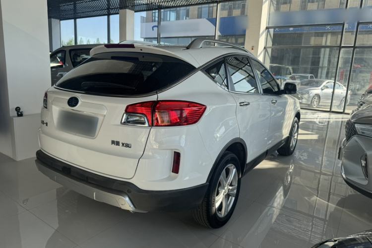Used Bestune X80 2016 2.0L automatic Comfort trim level Exterior 5