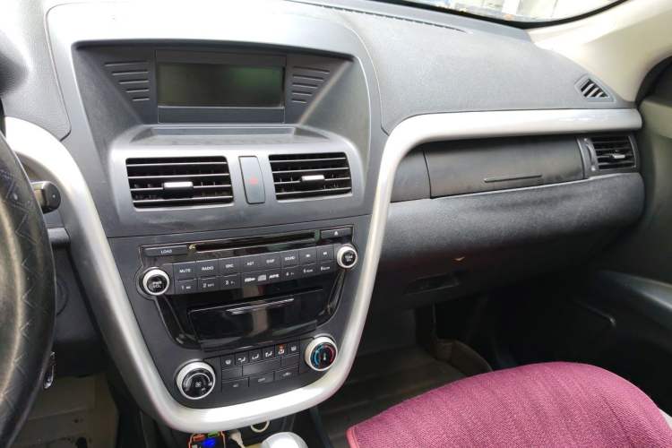 Used Bestune X80 2013 2.0L automatic comfort version Audio And AC Panel