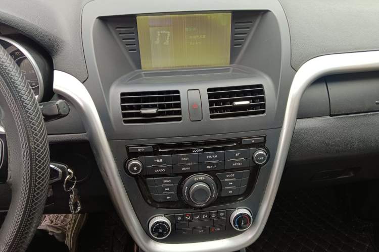 Used Bestune X80 2013 2.0L automatic comfort version Audio And AC Panel
