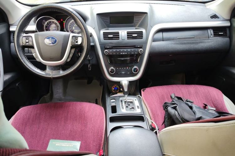 Used Bestune X80 2013 2.0L automatic comfort version Center Console