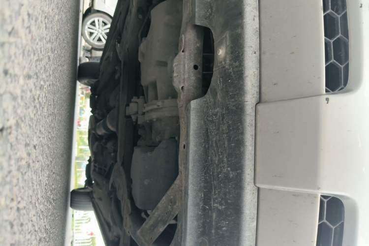 Used Bestune X80 2013 2.0L automatic luxury version Chassis Front