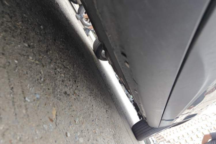 Used Bestune X80 2013 2.0L automatic luxury version Chassis Front Left