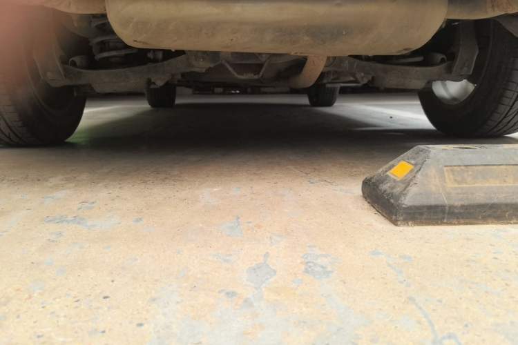 Used Bestune X80 2013 2.0L automatic luxury version Chassis Rear