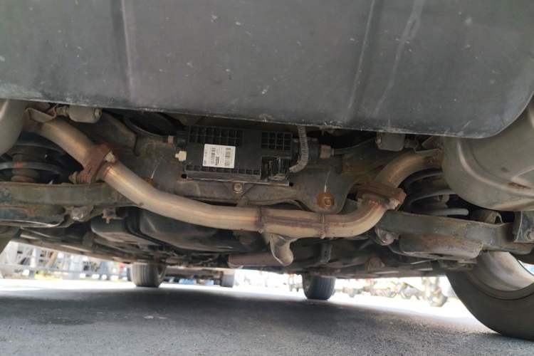 Used Bestune X80 2013 2.0L automatic luxury version Chassis Rear
