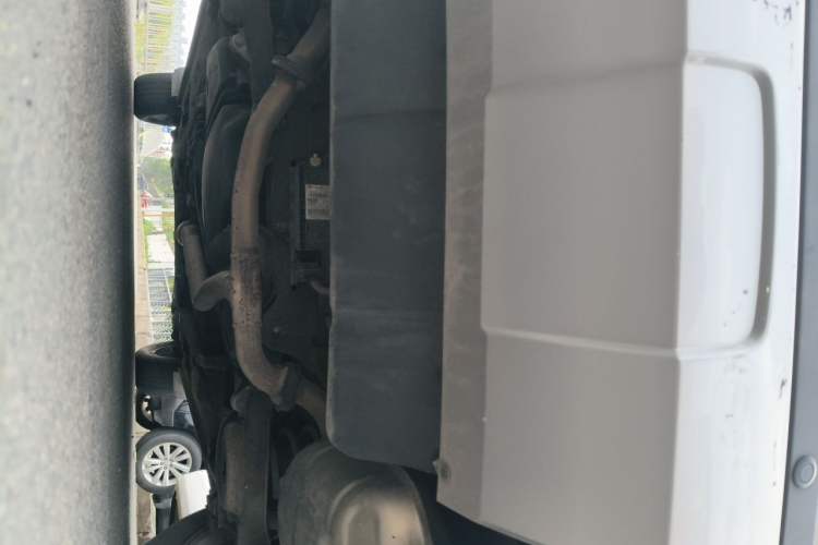 Used Bestune X80 2013 2.0L automatic luxury version Chassis Rear