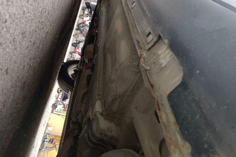 Used Bestune X80 2013 2.0L automatic comfort version Chassis Rear Left