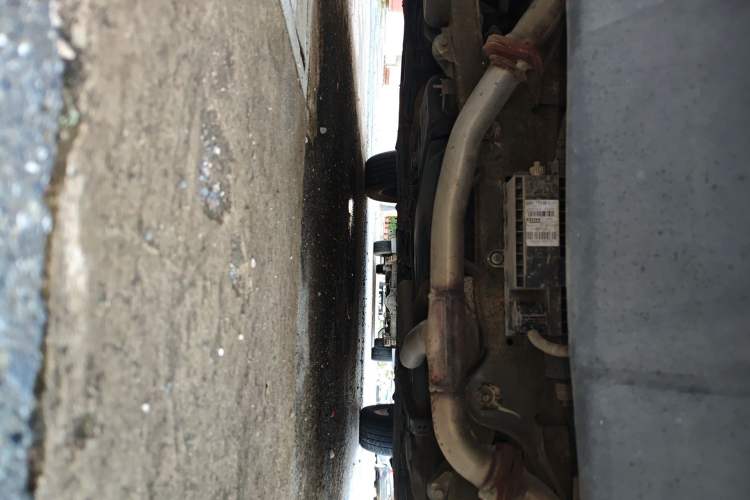 Used Bestune X80 2013 2.0L automatic luxury version Chassis Rear