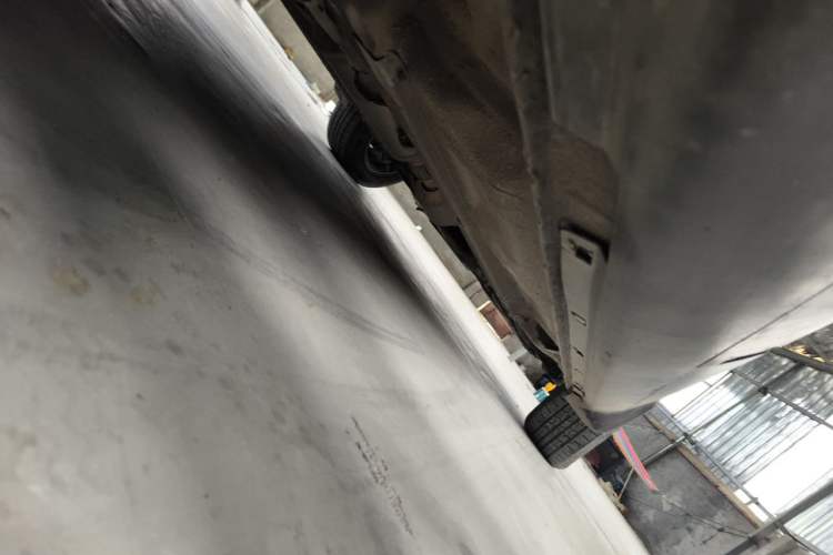 Used Bestune X80 2013 2.0L automatic luxury version Chassis Rear Right