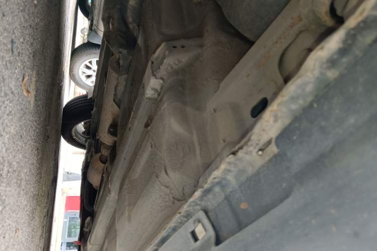 Used Bestune X80 2013 2.0L automatic comfort version Chassis Rear Right