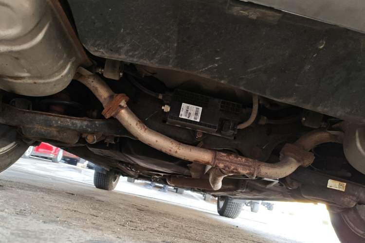 Used Bestune X80 2013 2.0L automatic comfort version Chassis Rear