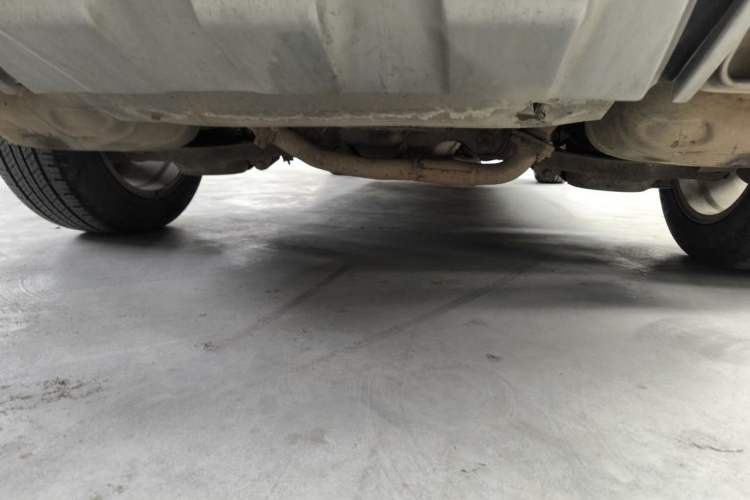 Used Bestune X80 2013 2.0L automatic luxury version Chassis Rear