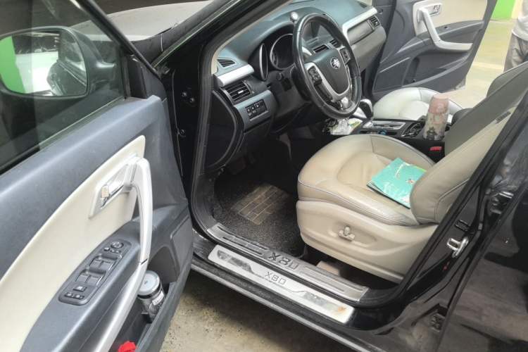 Used Bestune X80 2013 2.0L automatic luxury version Driver Seat