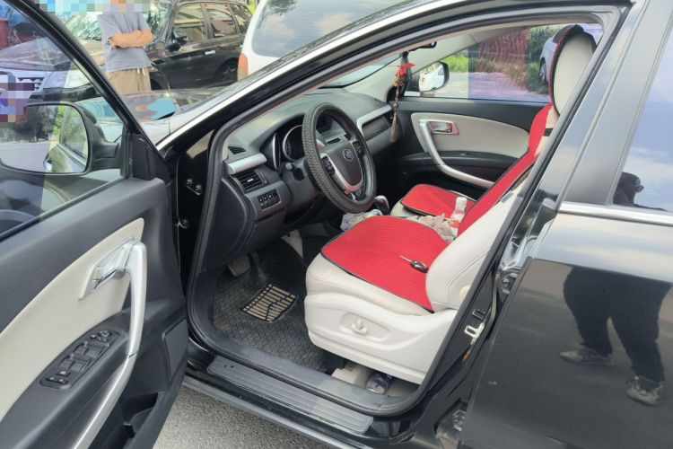 Used Bestune X80 2013 2.0L automatic luxury version Driver Seat