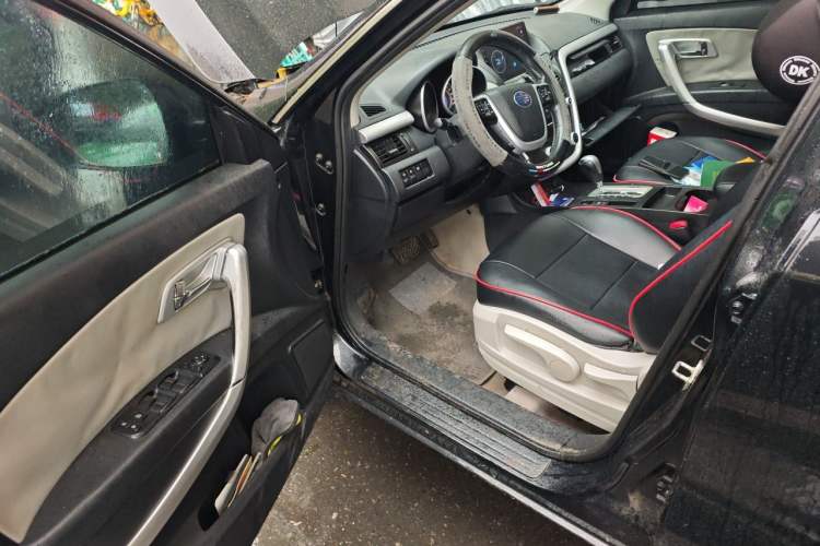 Used Bestune X80 2013 2.0L automatic comfort version Driver Seat