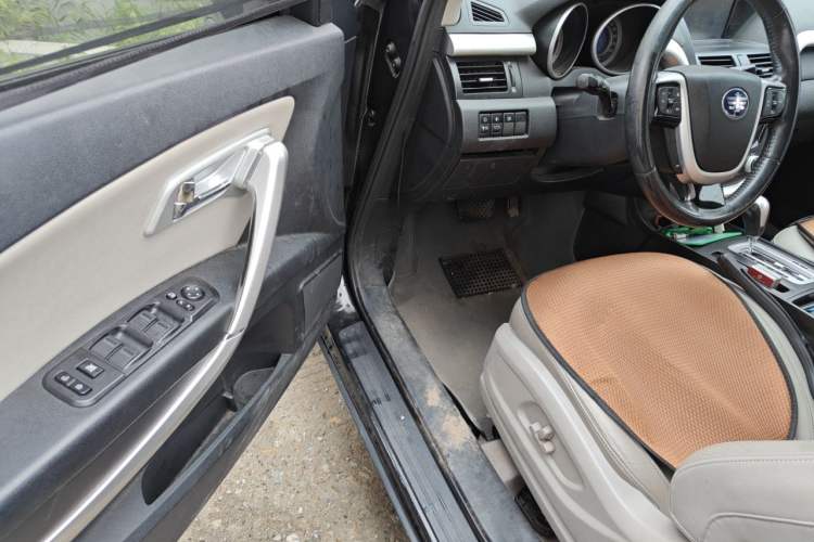 Used Bestune X80 2013 2.0L automatic luxury version Driver Seat