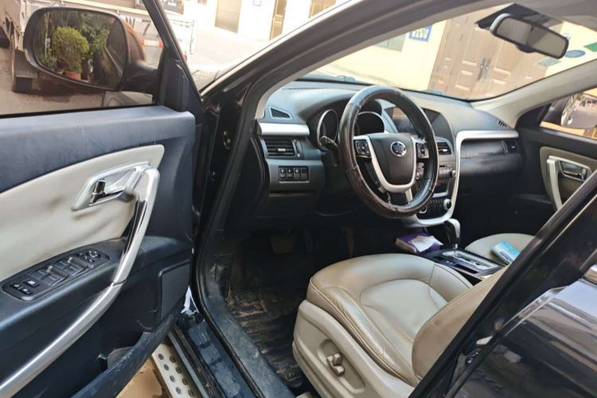 Used Bestune X80 2013 2.0L automatic luxury version Driver Seat