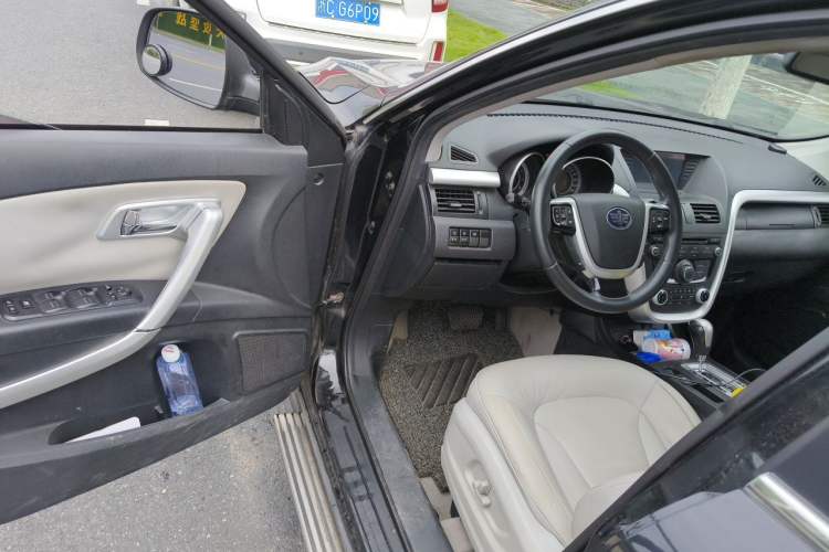 Used Bestune X80 2013 2.0L automatic luxury version Driver Seat